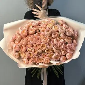 Букет из 35 кустовых пионовидных роз Juliet