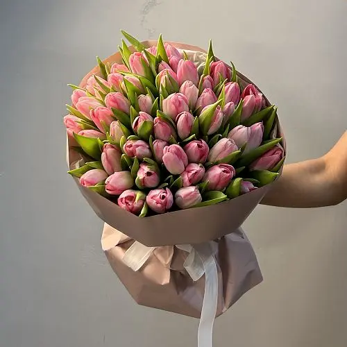 Букет из 11 розовых тюльпанов