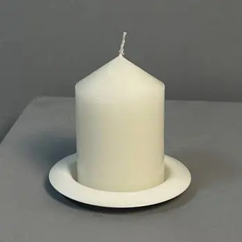 Интерьерная свеча с подсвечником