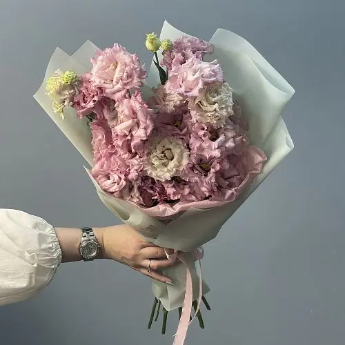 Букет из 15 розовых эустом
