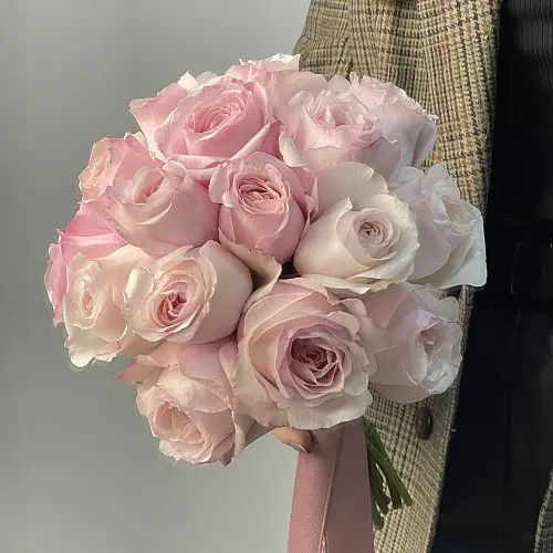 Свадебный букет невесты из пионовидных роз Keira