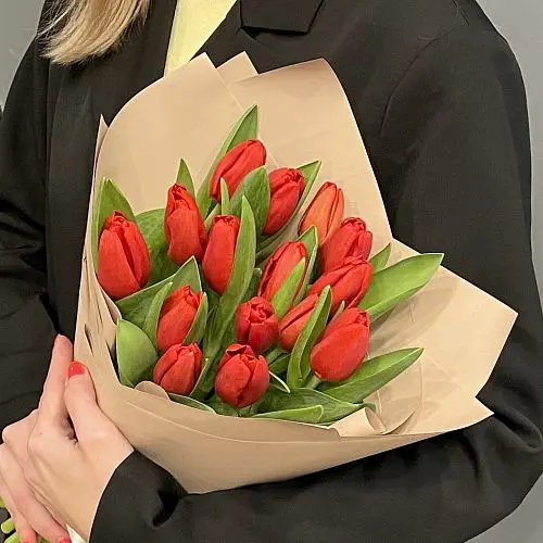 Букет из 9 красных тюльпанов