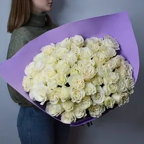 Букет из 51 белой розы Mondial 50см