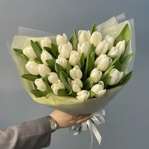 Заказать Букет из 11 белых тюльпанов с доставкой по СПб | Цветы недорого в  интернет-магазине цветов Флористка Кэт