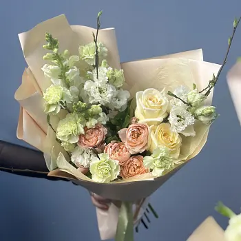 Сборный букет Апрель М