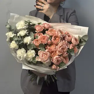 Дуо-букет гвоздик и роз Juliet L