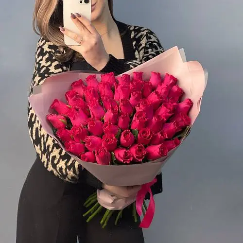 Букет из 35 ярко-розовых роз 50см (Кения)
