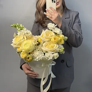 Букет в шляпной коробке Yellow garden L