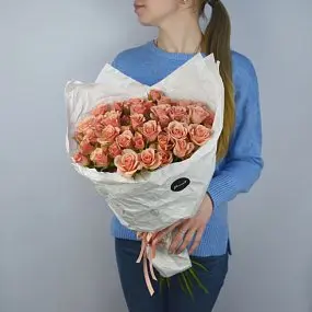 Букет из 15 кустовых роз Ilse