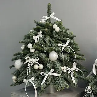 Ёлочка с белым декором S