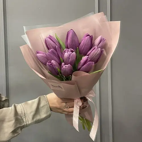 Букет из 9 фиолетовых тюльпанов