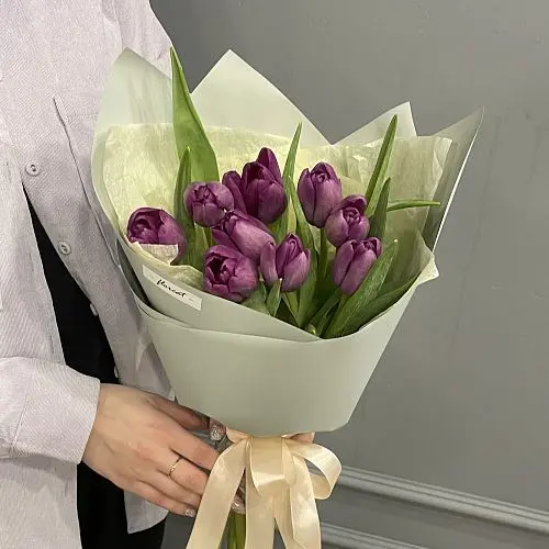 Букет из 9 фиолетовых тюльпанов
