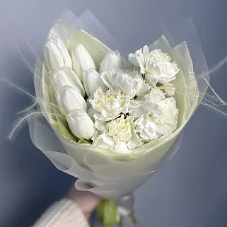 Дуо-букет белых тюльпанов и гвоздик S