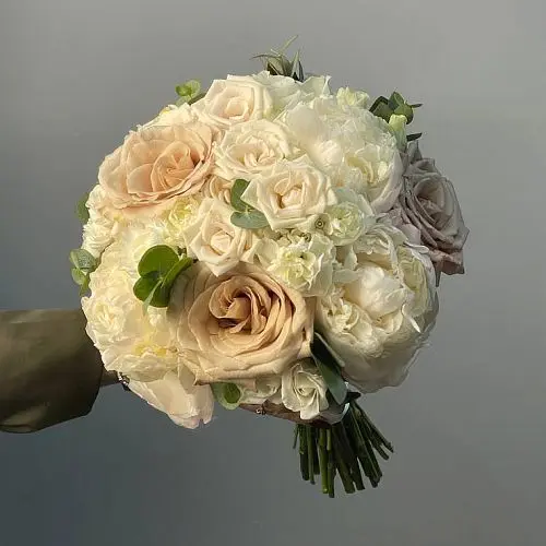 Свадебный букет невесты Бежевый классический