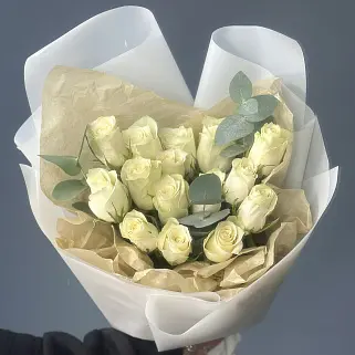 Букет 15 белых роз 50см (Кения)