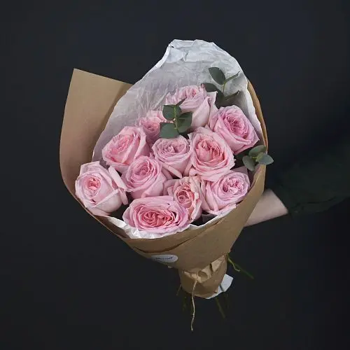 Букет пионовидных роз Pink O'Hara и эвкалипта M