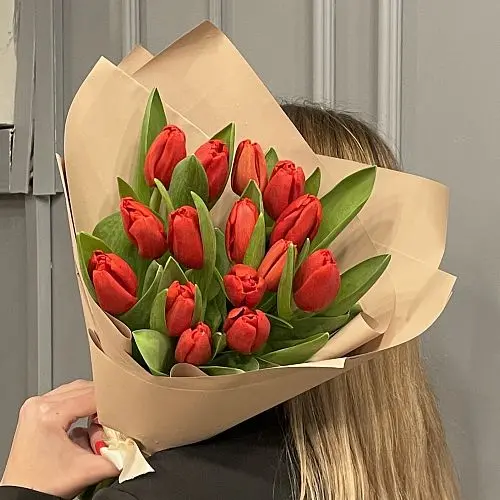 Букет из 25 красных тюльпанов