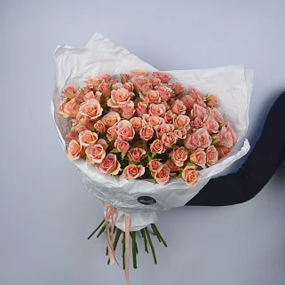 Букет из 25 кустовых роз Ilse