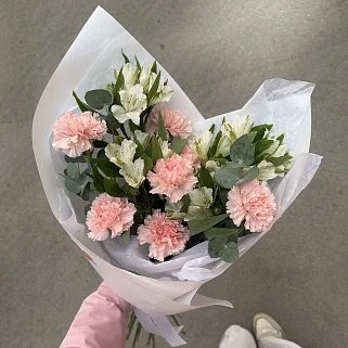 Стойкий дуо-букет альстромерий и гвоздик S