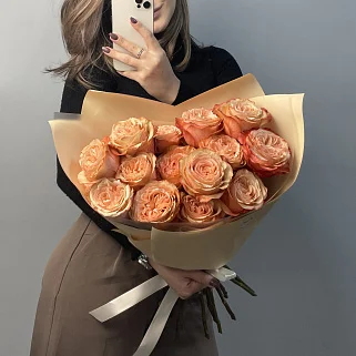 Букет из 15 пионовидных роз Kahala