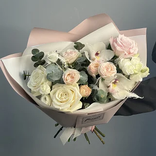 Сборный букет Блум S