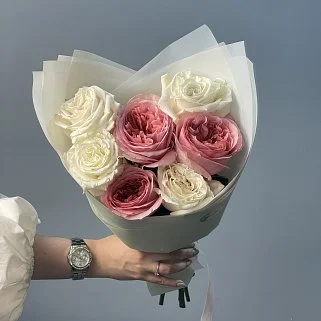 Букет пионовидных роз Pink Expression и Playa Blanca XS