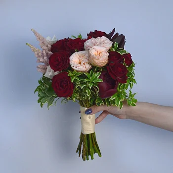 Свадебный букет невесты в оттенках бордо