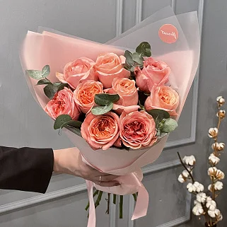 Букет пионовидных роз Pink Expression и эвкалипта