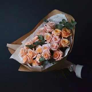 Букет роз Shimmer и эвкалипта M