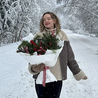 Зимний букет с ягодами илекса