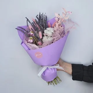 Лиловый букет сухоцветов