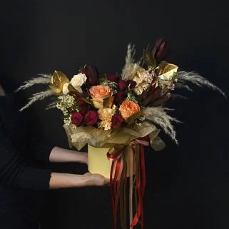 Букет в шляпной коробке Голд