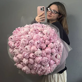Букет из 101 розового пиона