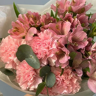 Розовый дуо-букет альстромерий и гвоздик S