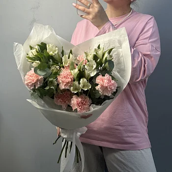 Стойкий дуо-букет альстромерий и гвоздик S