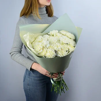 Букет из 21 белой гвоздики