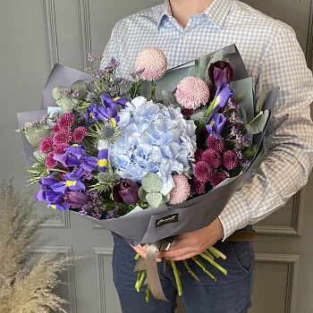 Мужской букет с гортензией