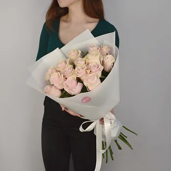 Букет из 15 роз Pink Mondial 60см
