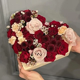 Цветочная композиция Красное сердце