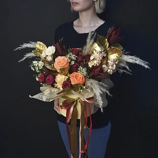 Букет в шляпной коробке Голд