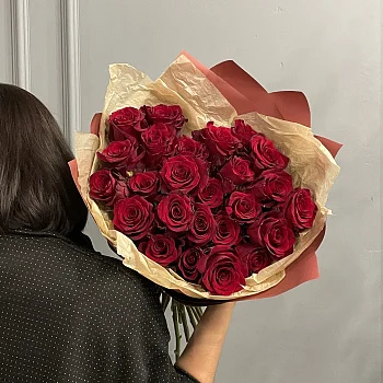 Букет из 25 красных роз 50см