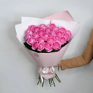 Букет из 25 нежно-розовых роз 60см (Россия)