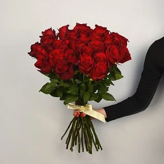 Букет из 25 красных роз 60см