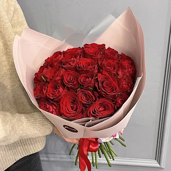 Букет из 25 красных роз 40см (Кения)