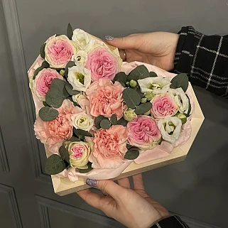Цветочная композиция Розовое сердце