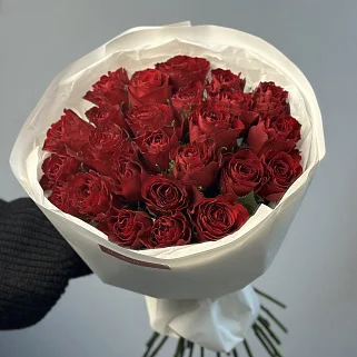 Букет из 25 красных роз 50см (Кения)