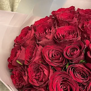 Букет из 25 красных роз 40см (Кения)
