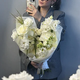 Сборный букет Вайт гарден S