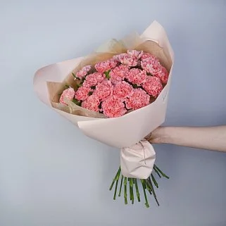 Букет из 21 розовой гвоздики