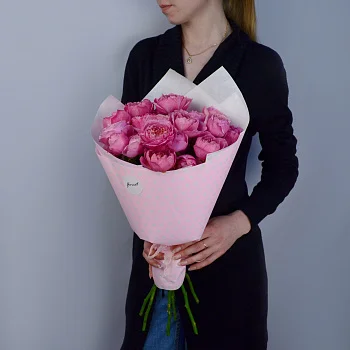 Букет из 7 кустовых пионовидных роз Juliet Cerise